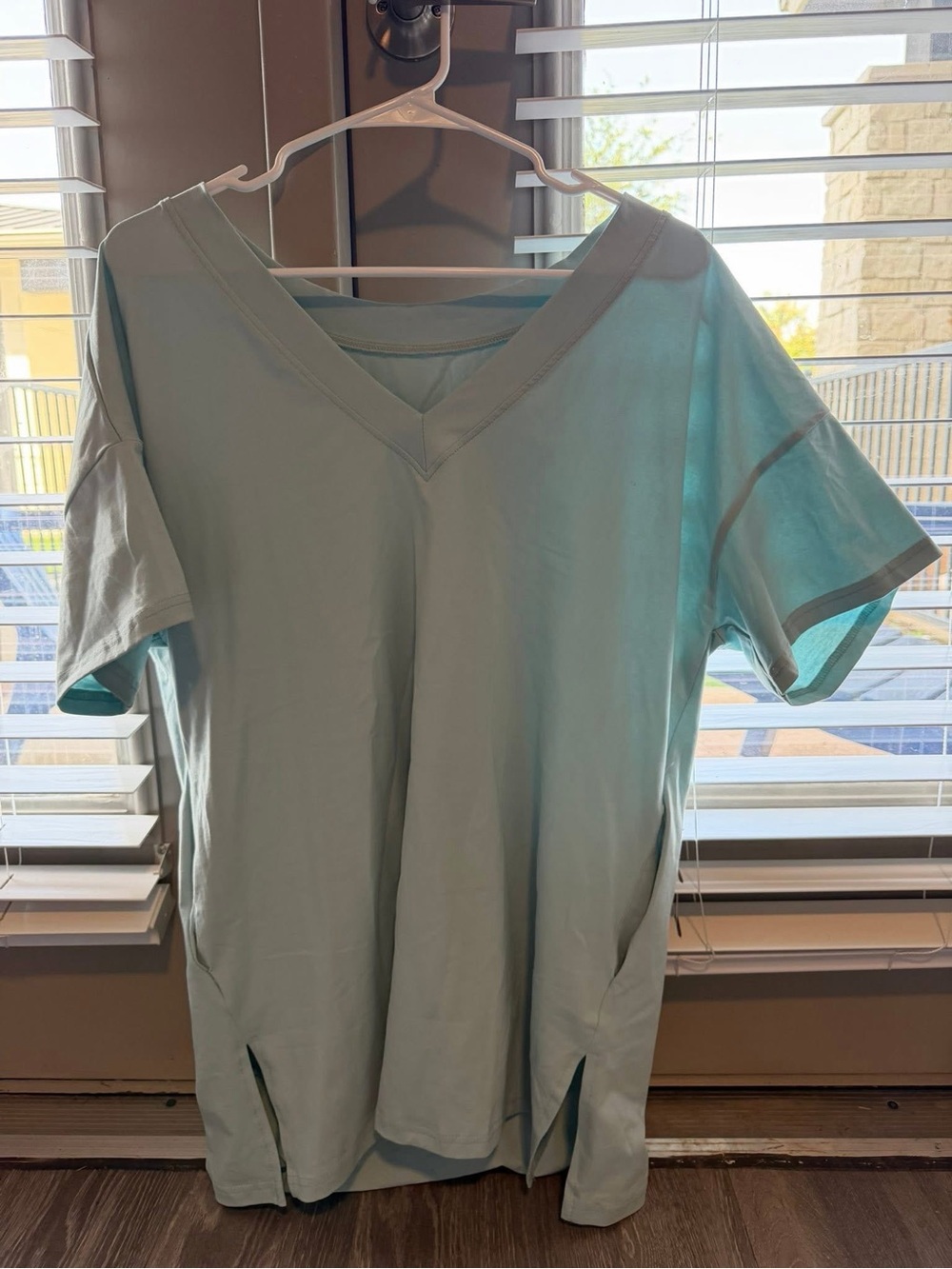Amazon Women's V-Neck Short Sleeve Tunic In Light Aqua With Pockets
